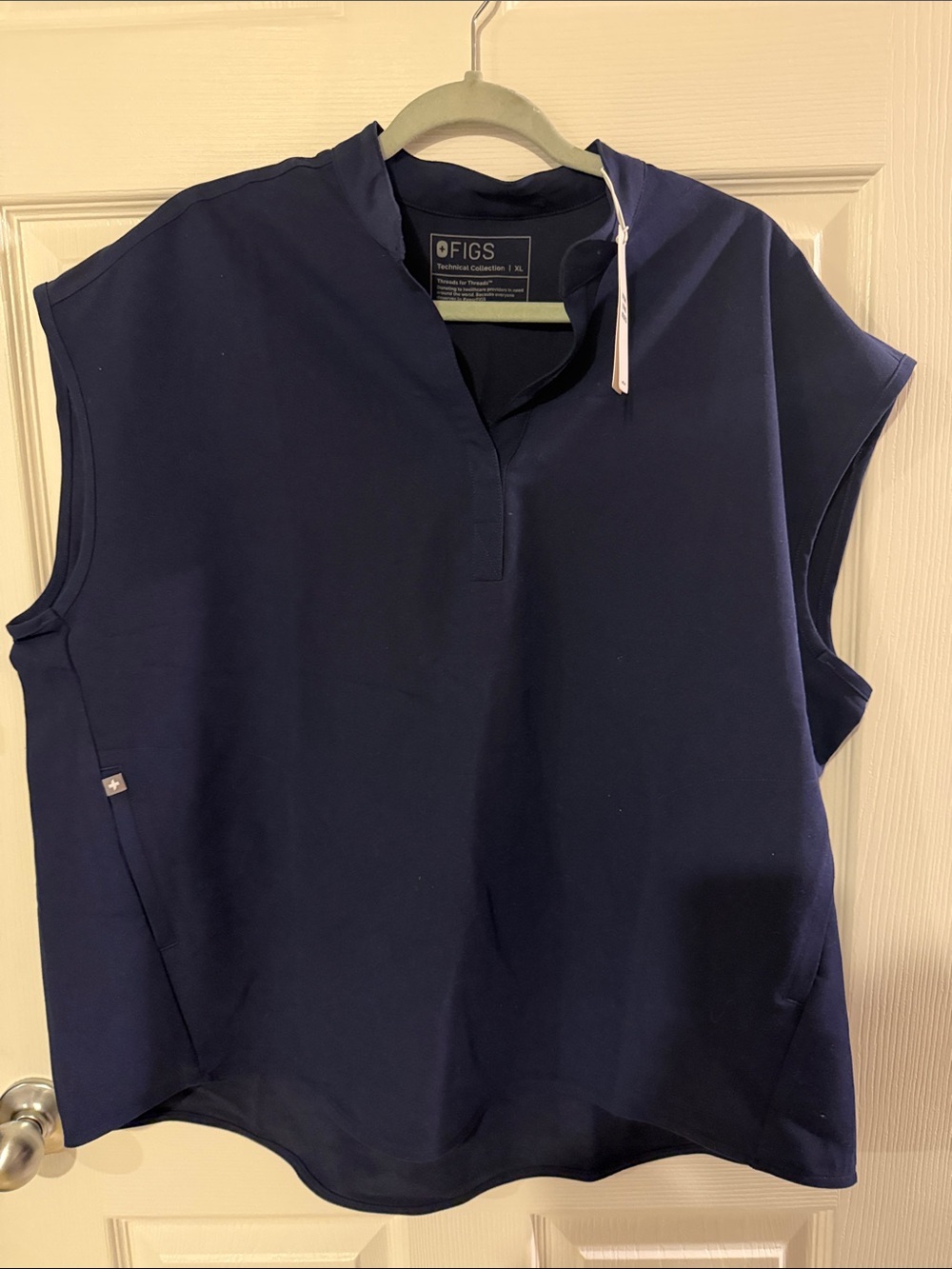 FIGS Navy Sleeveless Split-Neck Tunic Scrub Top New With Tags